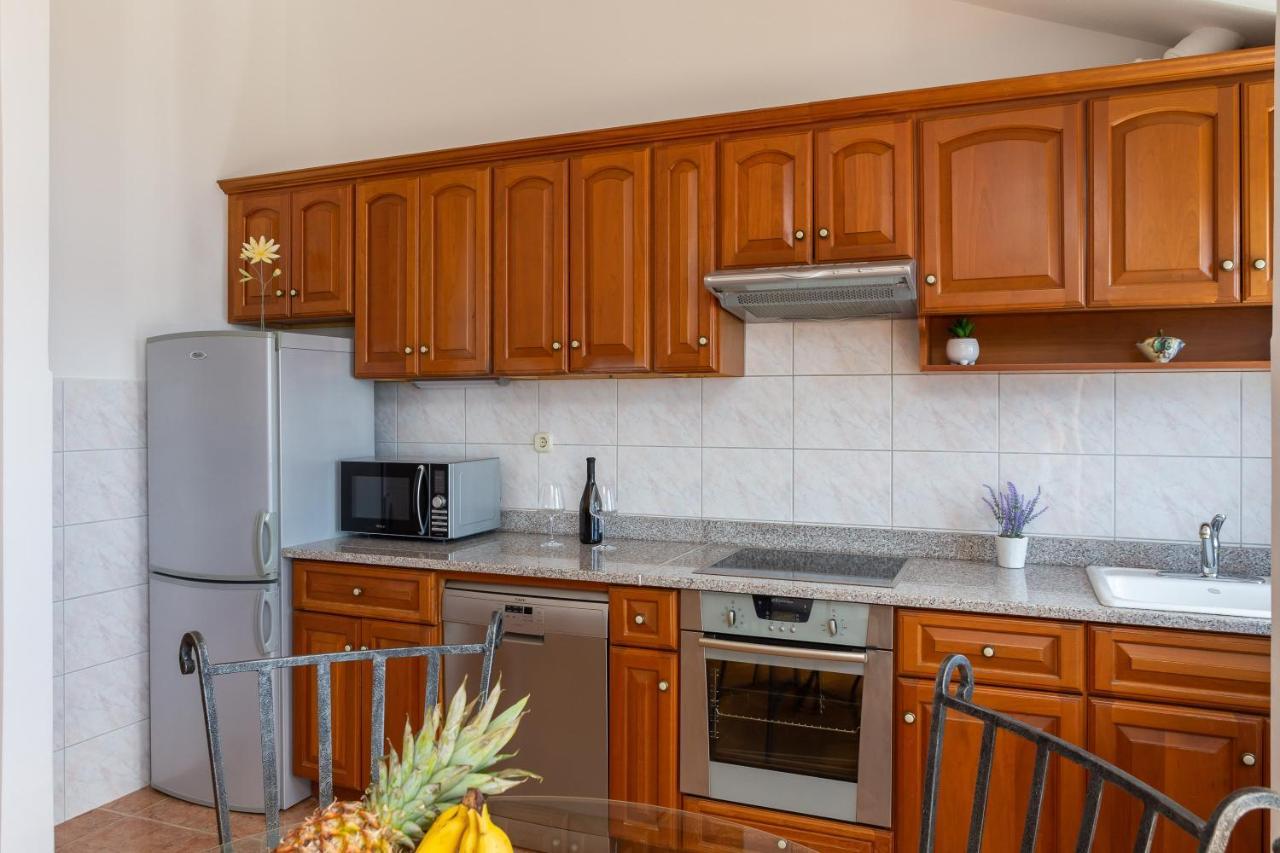 Beachfront Xxl - 2 Apartments Together - Lokva Rogoznica Exterior photo