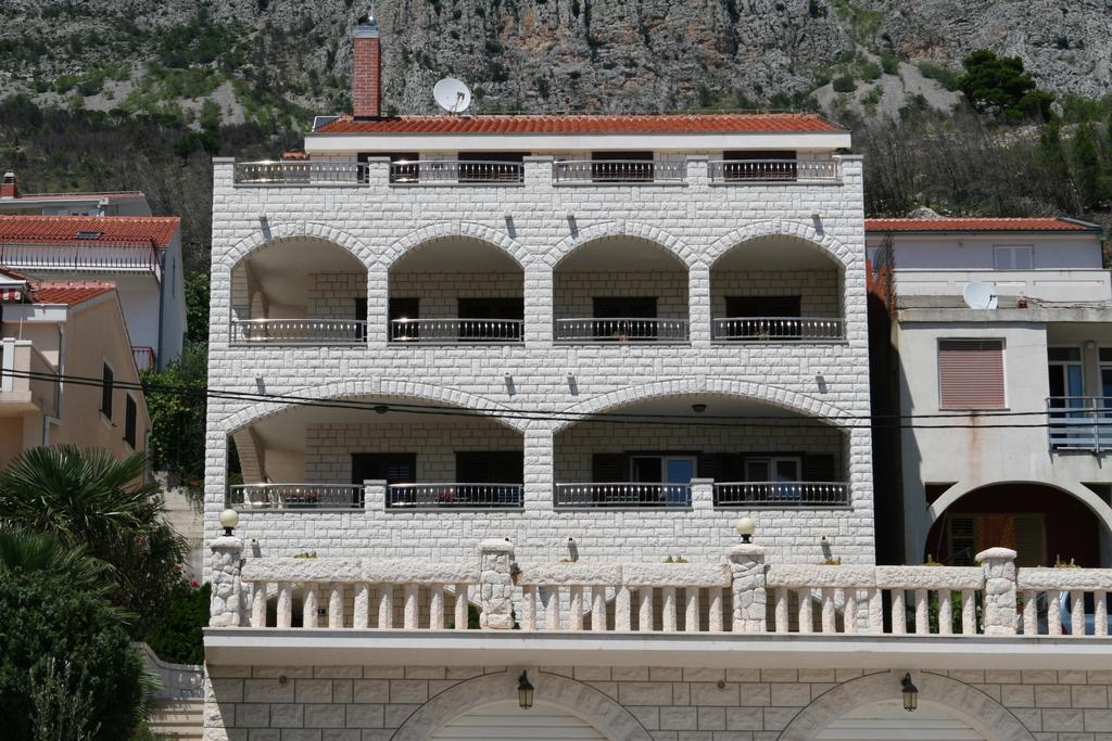Beachfront Xxl - 2 Apartments Together - Lokva Rogoznica Exterior photo