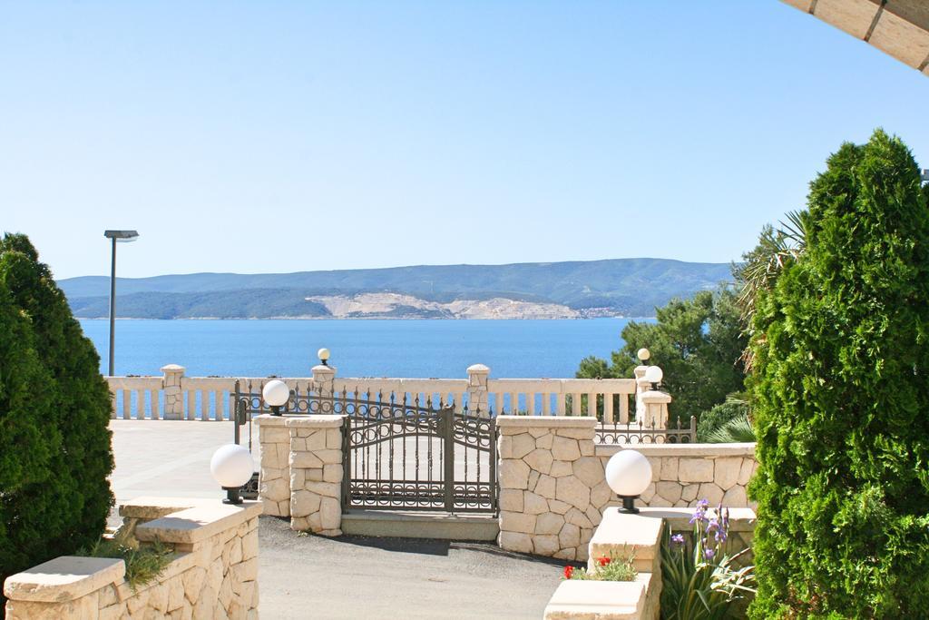 Beachfront Xxl - 2 Apartments Together - Lokva Rogoznica Exterior photo